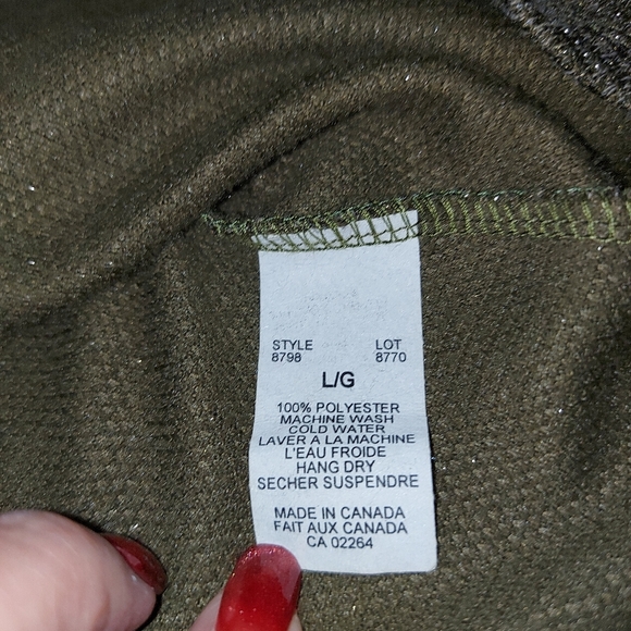 Caramely Pullover Sweater Large Olive Green Shimmering MADE IN CANADA - Picture 6 of 8